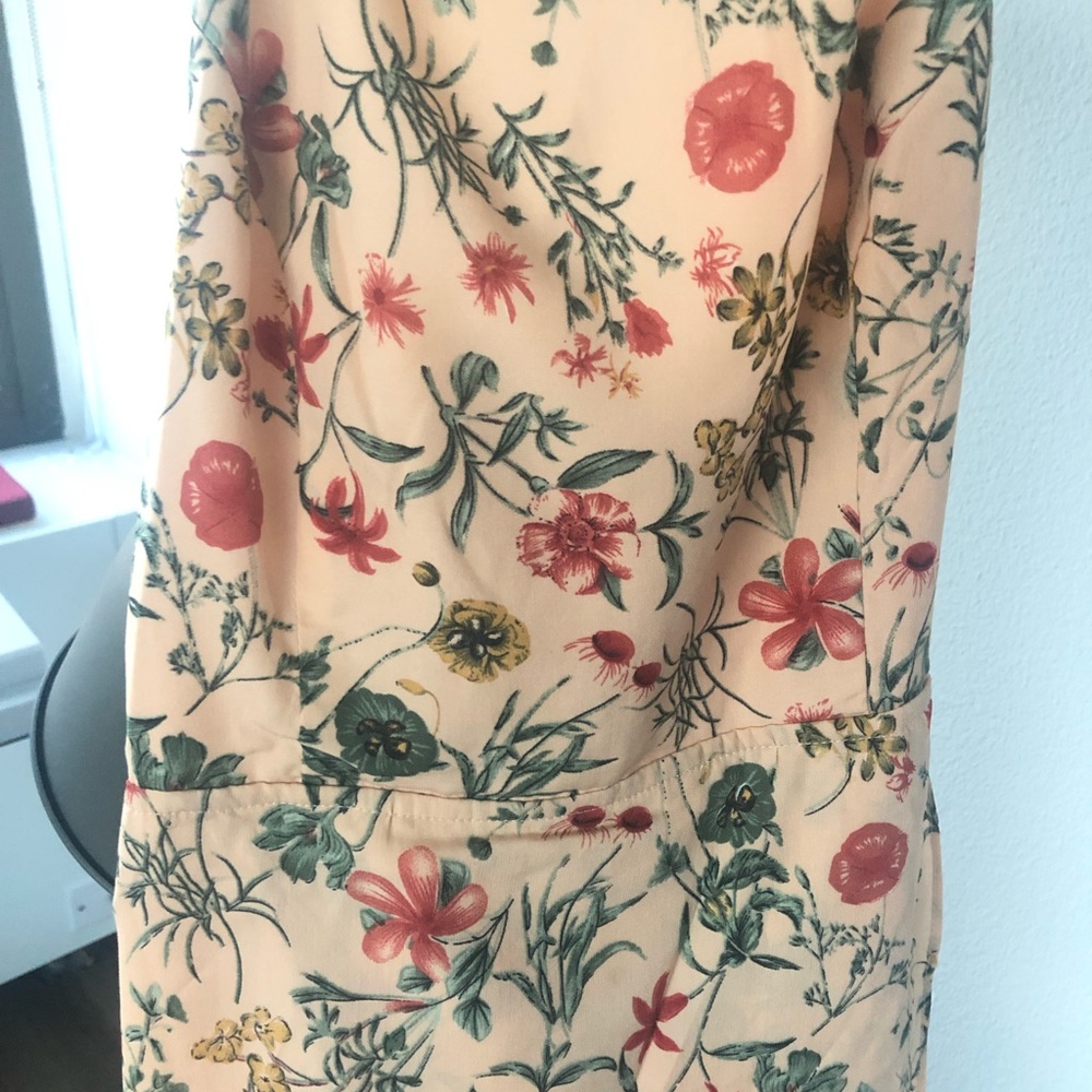 Boutique XOMandysue. Beautiful high low dress - Picture 4 of 5
